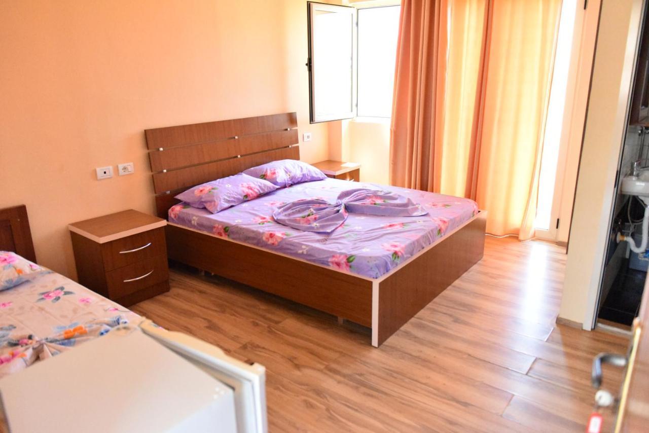 Hotel Kriti Max , Shengjin Shëngjin Exteriör bild