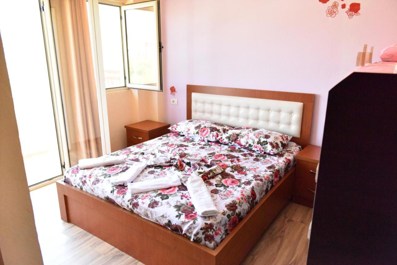 Hotel Kriti Max , Shengjin Shëngjin Exteriör bild