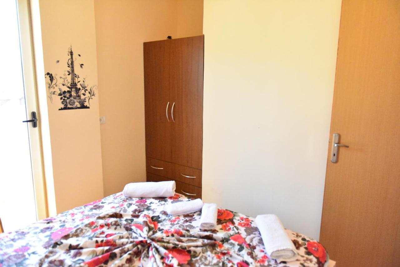Hotel Kriti Max , Shengjin Shëngjin Exteriör bild