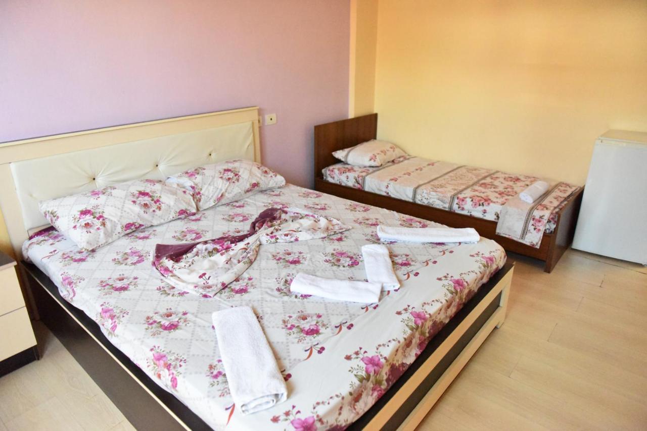 Hotel Kriti Max , Shengjin Shëngjin Exteriör bild