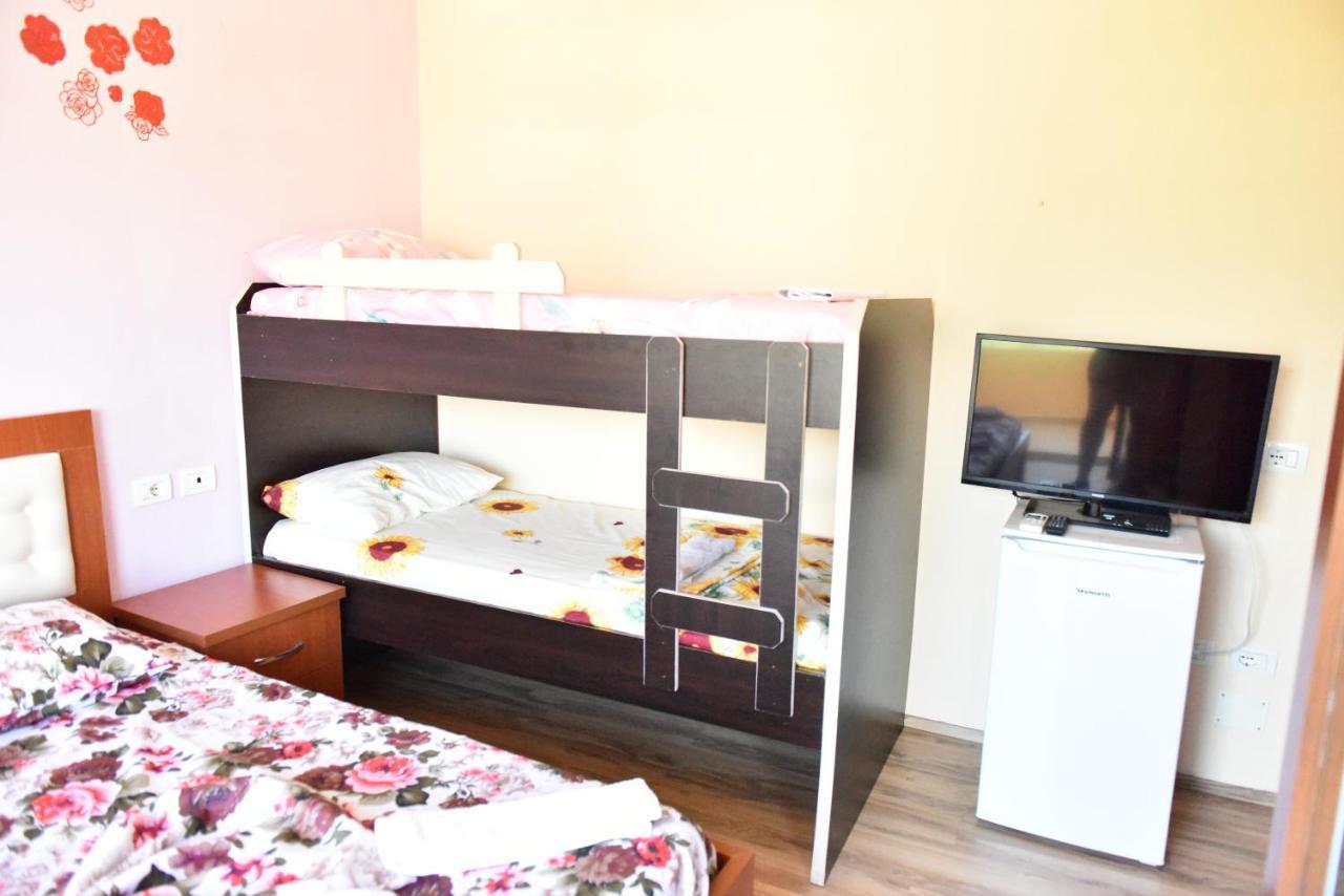 Hotel Kriti Max , Shengjin Shëngjin Exteriör bild
